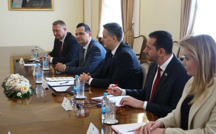 Bećirović sazvao hitnu sjednicu Predsjedništva BiH zbog protjerivanja njemačke ministrice iz RS-a