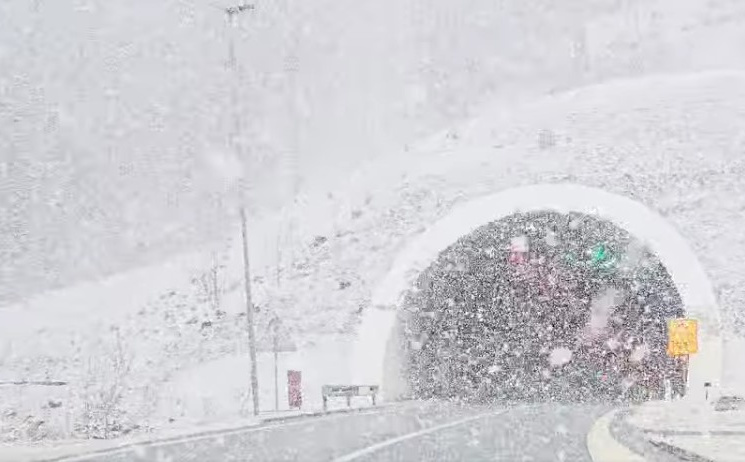 Prizori iz naše zemlje: Da li je stvarno april? Snijeg zabijelio ovaj dio BiH