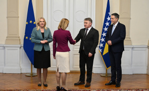 Željko Komšić se našalio na račun izjava Cvijanović: 'U Srbiji je pumpaj, kod nas mućkaj'