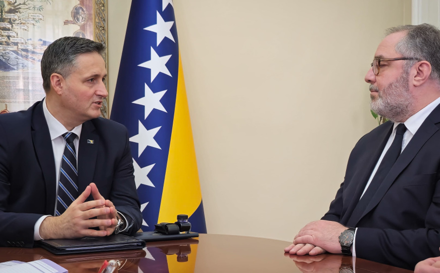 Bećirović u razgovoru s francuskim senatorom: Zatraženo raspoređivanje snaga NATO-a u BiH