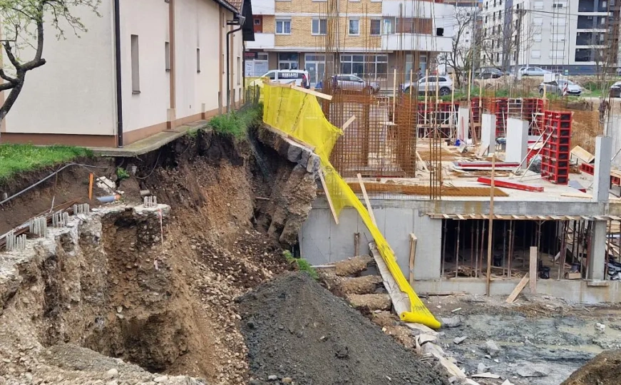 Zidovi ispucani, podovi oštećeni: Porodična kuća pred urušavanjem zbog radova u neposrednoj blizini