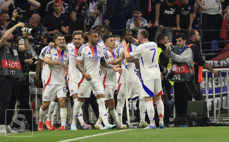 Manchester u zadnjim trenucima ispustio pobjedu protiv Lyona: Onana tragičar Crvenih đavola