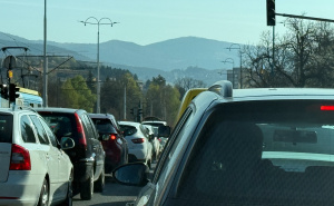 Vozači, naoružajte se strpljenjem: Ponovo ne rade semafori, saobraćajni kolaps na Pofalićima