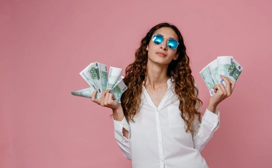 Zvijezde su im naklonjene: Horoskopski znakovi koji će doživjeti finansijski procvat