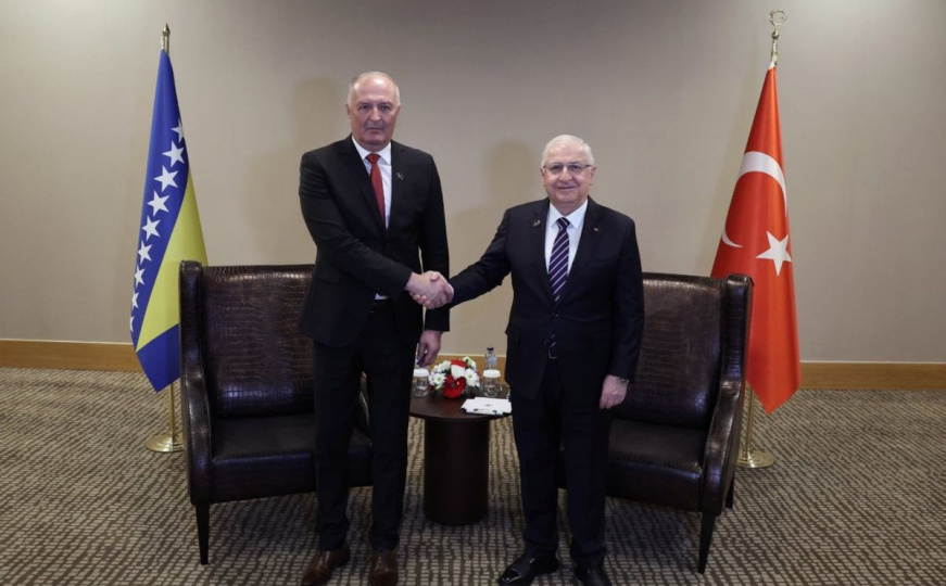 Helez u Turskoj: Potvrđena donacija dva moćna Bayraktar drona i modernih oklopnih vozila