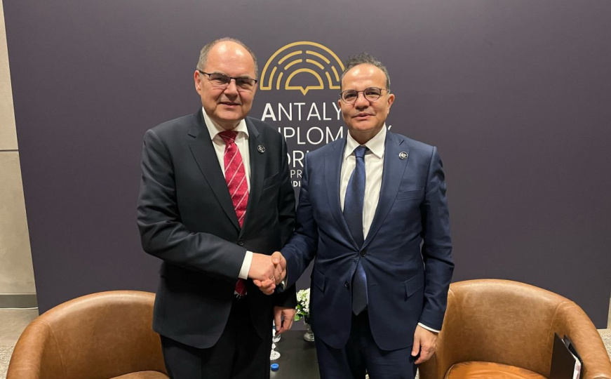 Schmidt u Antaliji: BiH se suočava s najozbiljnijom krizom od potpisivanja Dejtona