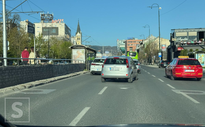 Lančani sudar na Dolac Malti: Jedna osoba povrijeđena, gužve u pravcu centra grada