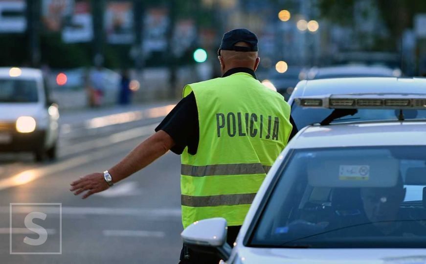 Subota u Sarajevu: Policija uručila više od 1.400 kazni, mnogi ostali bez vozila