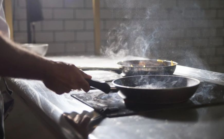 Imate ga sigurno u kuhinji, a ne sluti na dobro: Stručnjaci upozoravaju na opasno posuđe