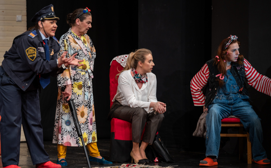 Priča o ženskoj solidarnosti: U sklopu 'Zeničkog proljeća' izvođenje predstave 'Žene u crvenom'