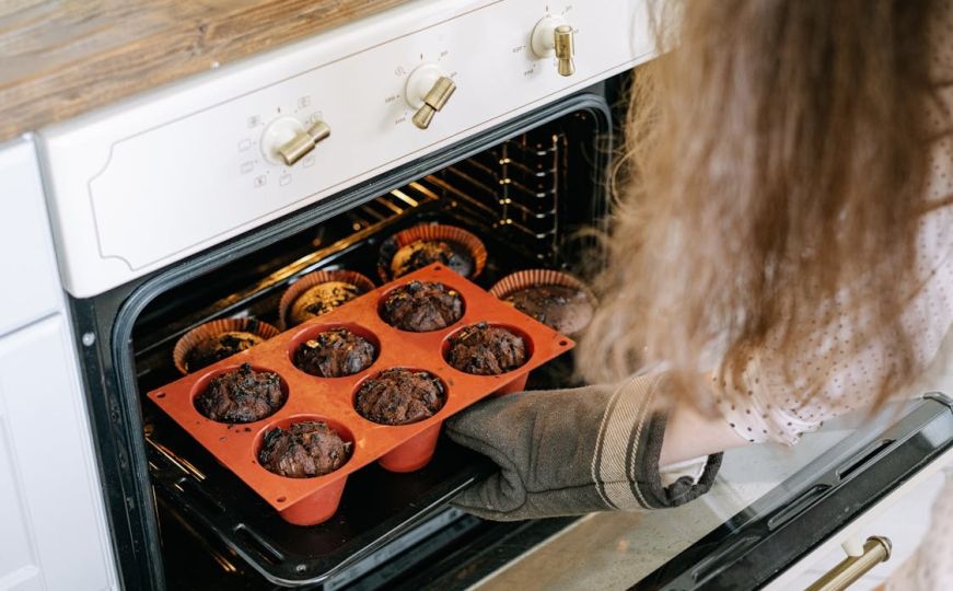 Super jednostavan, a vrijedan: Trik za brže zagrijavanje rerne, svima će dobro doći u kuhinji