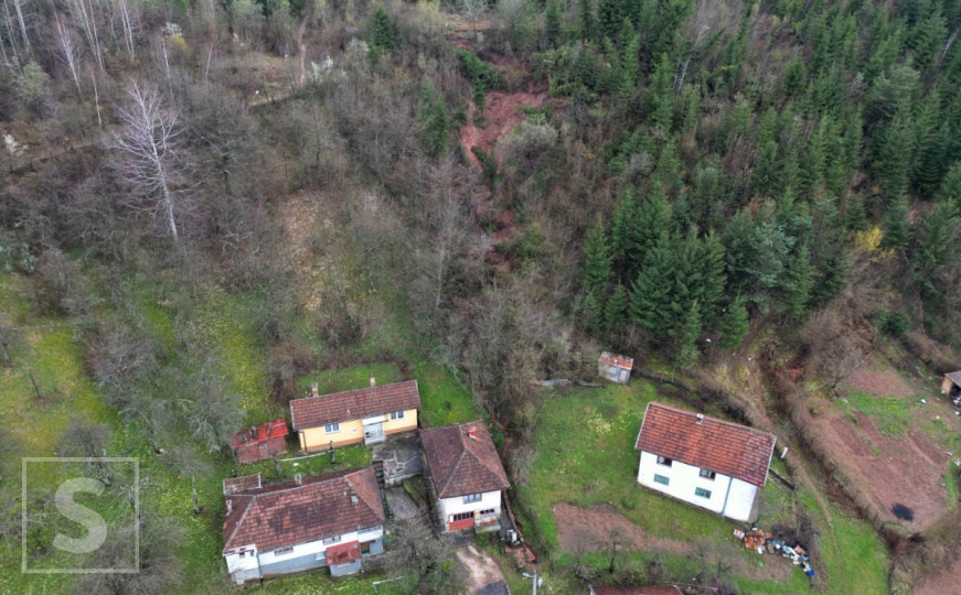 Sporno klizište iznad Sarajeva: Pogledajte kako se mijenjalo ovo područje od novembra 2021. do danas