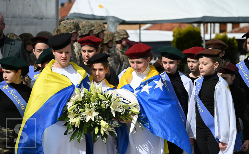 Obilježen Dan Armije RBiH: Upriličeno odavanje počasti poginulim borcima u Sarajevu