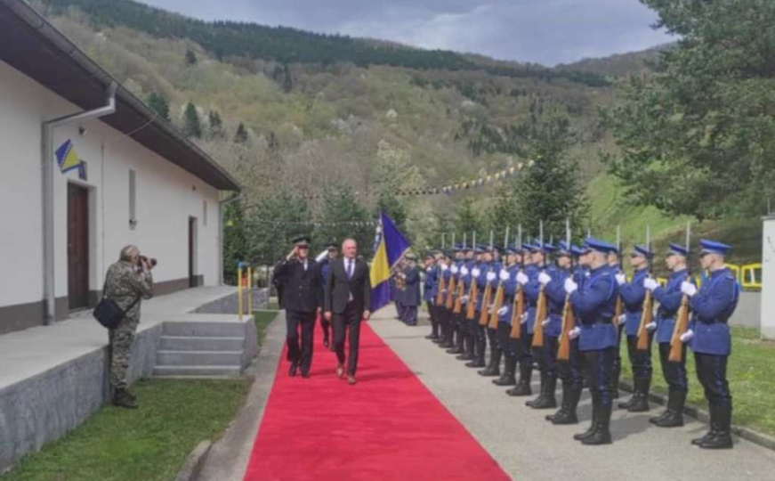 Zukan Helez: 'Armija RBiH nastala iz naroda i prava na samoodbranu'