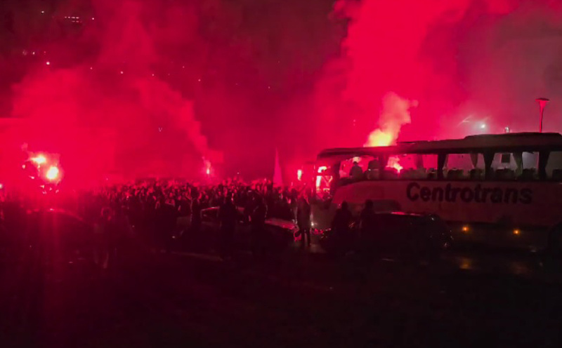 Slavlje na Koševu: Pogledajte kako su Horde zla dočekale fudbalere nakon pobjede u Banjoj Luci