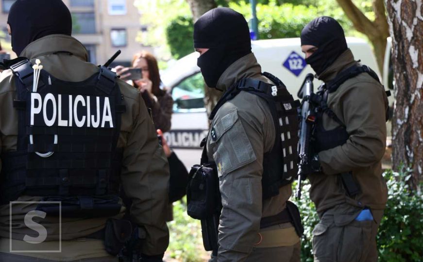 SIPA vrši pretres u Sarajevu: Uhapšen carinski službenik UIO BiH