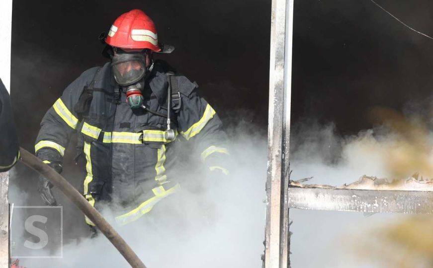 Tragedija u BiH: Gorjela trafostanica, vatrogasci pronašli tijelo, sumnja se na strujni udar