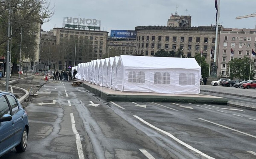 Šta se dešava u Beogradu: Opsadno stanje pred RTS-om, osvanuo Ćaciland 2.0