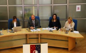 Hoće li današnja hitna sjednica Skupštine KS biti kraj agonije za ViK? Uposleni se nadaju rješenju
