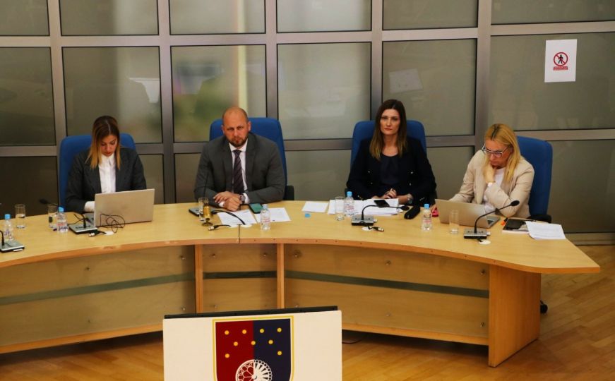 Hoće li današnja hitna sjednica Skupštine KS biti kraj agonije za ViK? Uposleni se nadaju rješenju