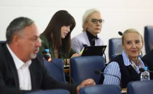 Burno na Skupštini KS: Zastupnici SDA lupali po stolovima i ometali Okerića prilikom obraćanja