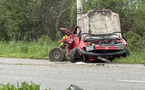 Stravična saobraćajna nesreća u BiH: Automobil udario u betonski stub, dvije osobe poginule