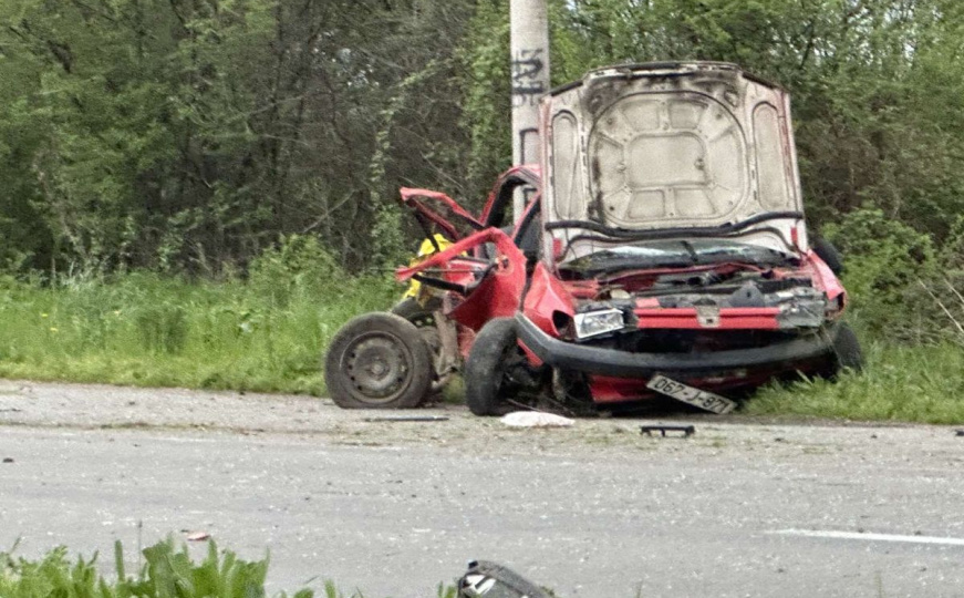 Stravična saobraćajna nesreća u BiH: Automobil udario u betonski stub, dvije osobe poginule