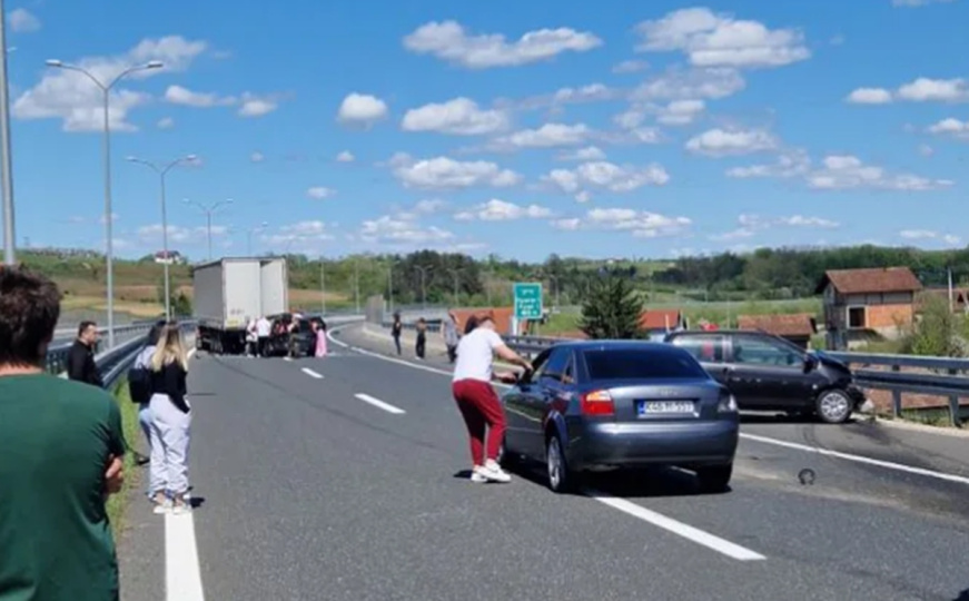 Poznato stanje djece koja su povrijeđena u tragičnoj nesreći u kojoj je poginuo zastupnik NSRS-a