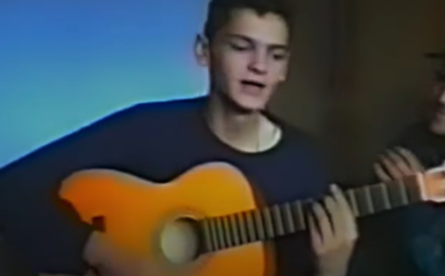 Ko se sjeća ove pjesme: Mnoge će majke dočekat' junake da im se vrate iz ratne tame...