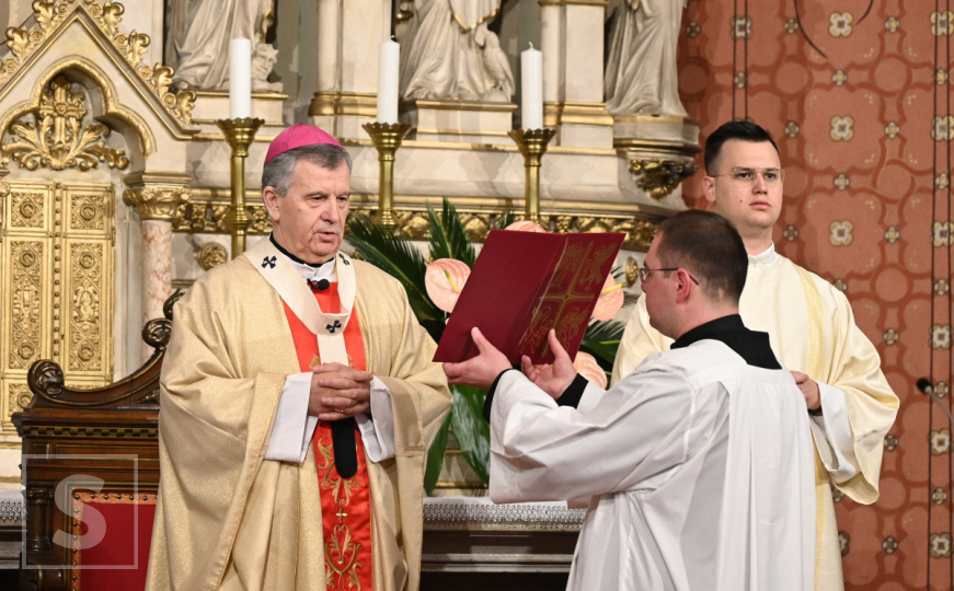 Uskršnja misa u Sarajevu: Nadbiskup Vukšić predvodio misu - 'Vjerujemo u uskrsnuće tijela'