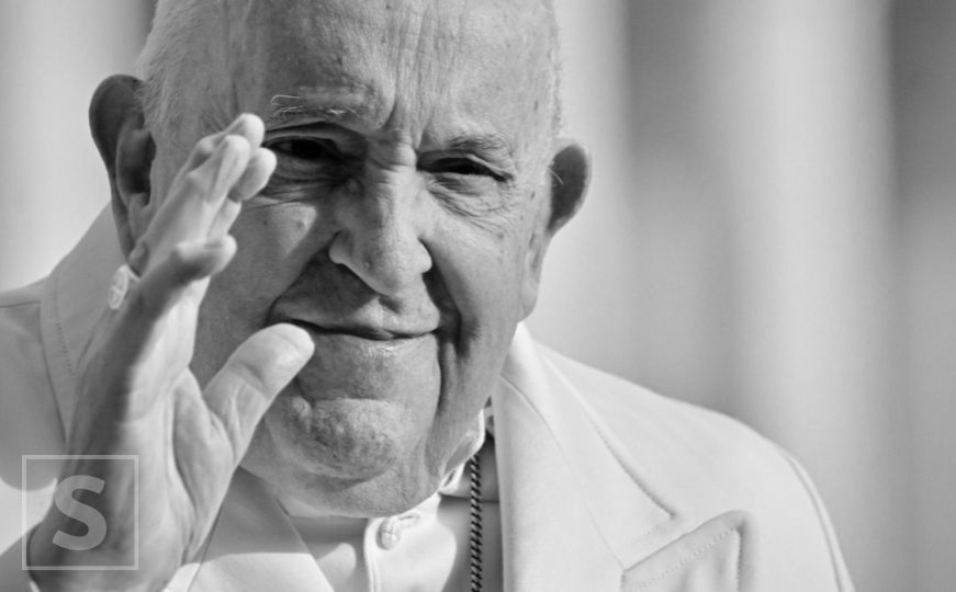 Papa Franjo preminuo