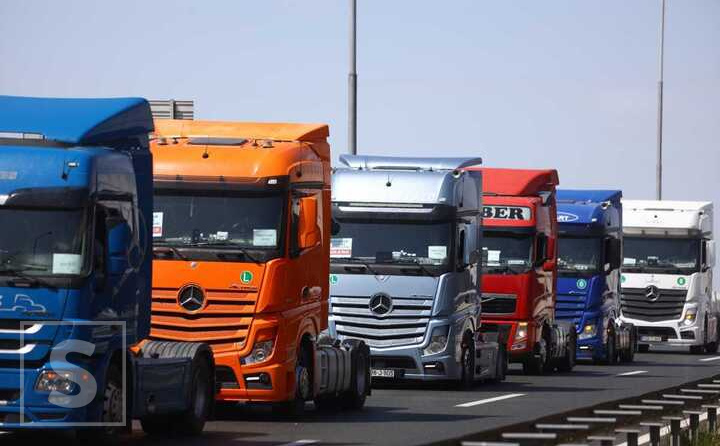 Okupljanje vozača kamiona na Stupu: Pogledajte prizore pred početak protestne vožnje Sarajevom