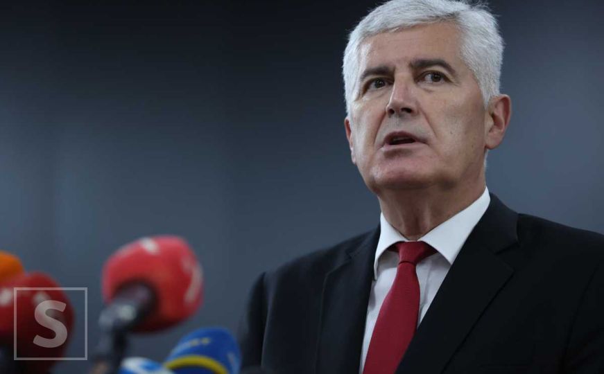 Kako je papa Franjo očitao lekciju Čoviću: 'Ja idem u Audiju A8, a on došao u tamo nekom Fordu'