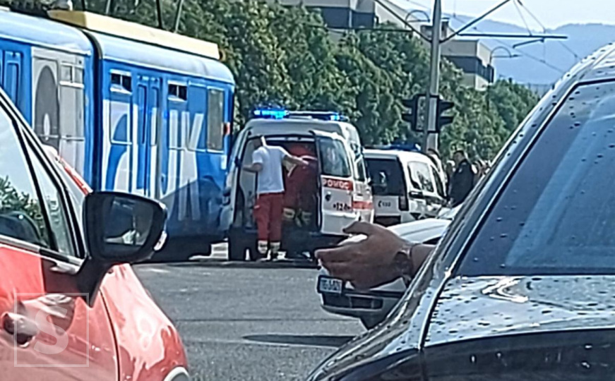 Šta se desilo na Otoci? Hitna pomoć i policija na terenu