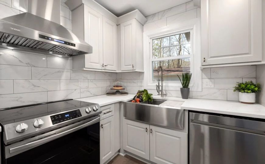 Dio kuhinje koji mnogi zanemare tokom čišćenja: Najbolji trik za skidanje masnoće sa tog dijela