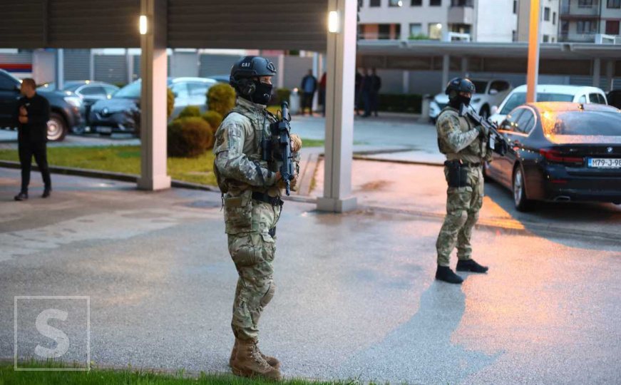 SIPA ispred zgrade u kojoj se nalazi Milorad Dodik: Pogledajte snimak iz Istočnog Sarajeva