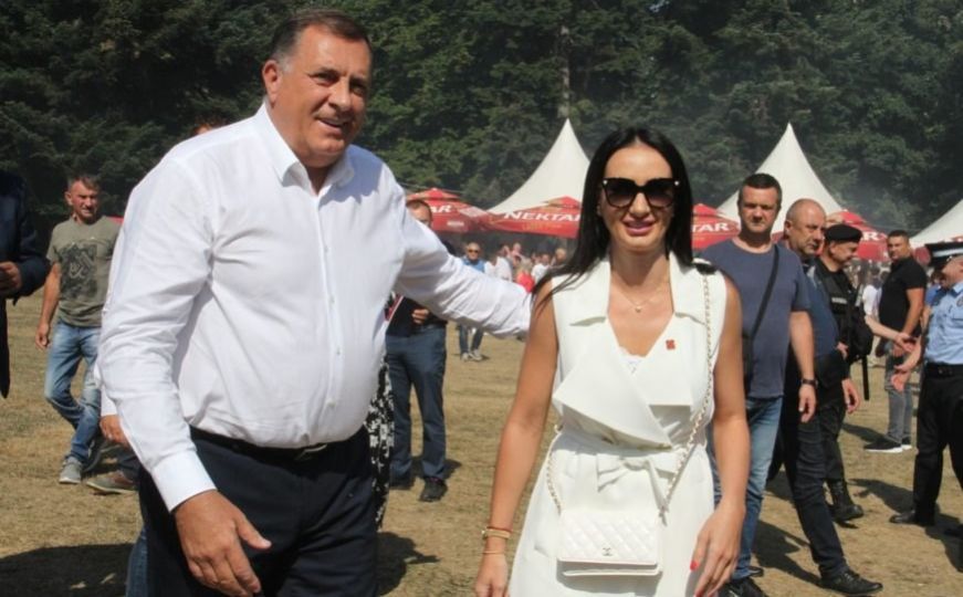 Gorica Dodik u poetskom raspoloženju: 'Sena sudi, Zijad bi da hapsi..."