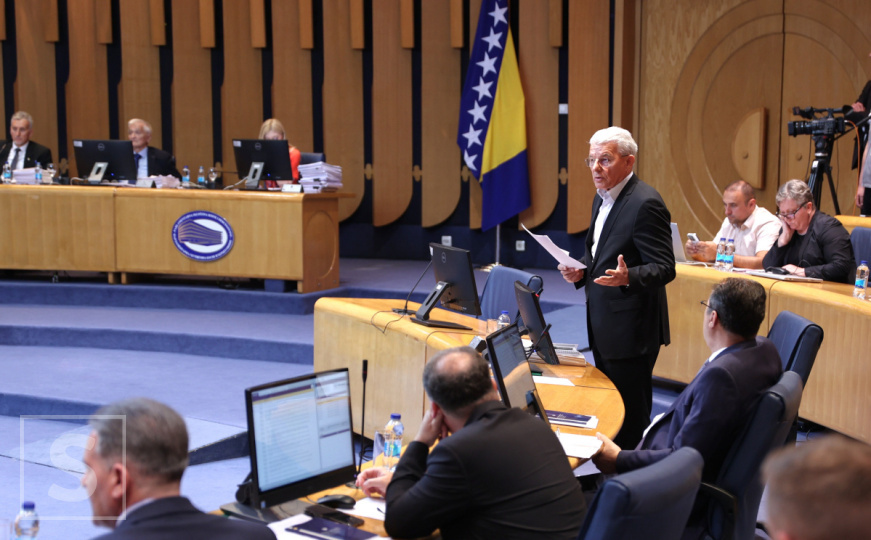 Dom naroda: Osam delegata napustilo sjednicu nakon što je Špirić prekršio poslovnik