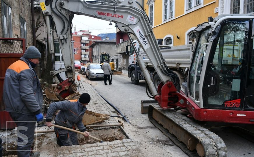 Oglasio se Vodovod: U toku radovi na postavljanju i sanaciji cjevovoda u više sarajevskih ulica