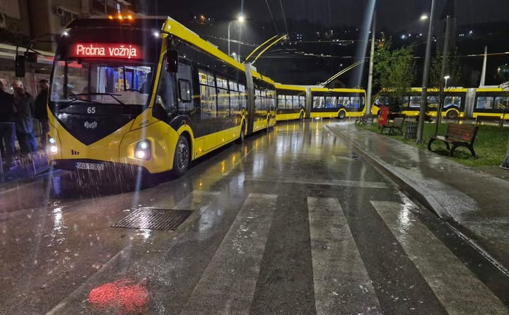 'Vidimo se uskoro': Trolejbus na ulicama Vogošće, oglasio se Adnan Šteta