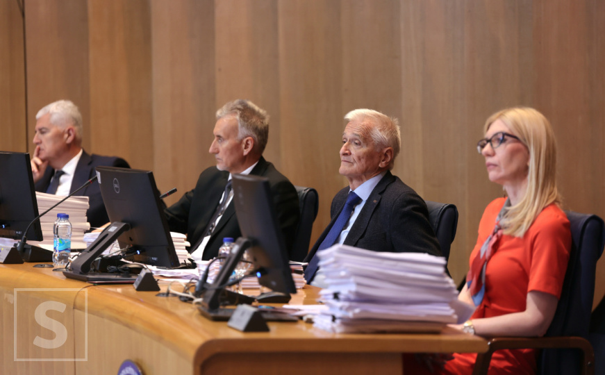 Od smjene do pjesme: Dom naroda BiH pretvoren u politički teatar