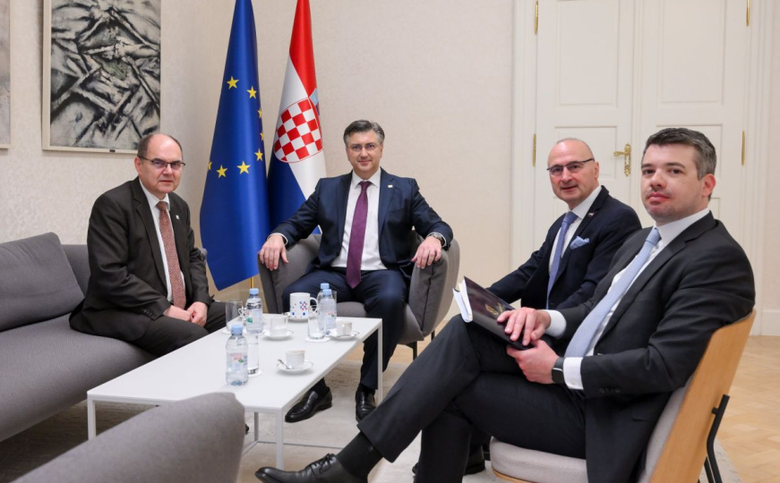 Schmidt otišao kod Plenkovića: 'Osuđujemo poteze koji ugrožavaju Dayton, treba smiriti tenzije'