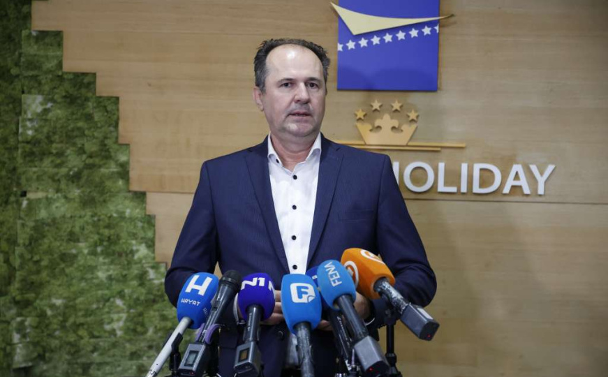 Safet Softić (SDA): 'Trojka nema snage da se iznese sa osovinom Čović i Dodik'