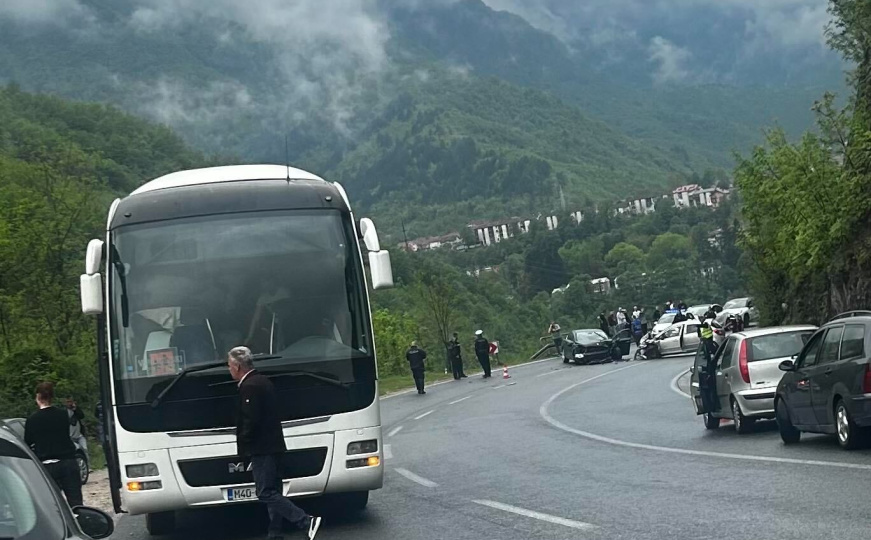 Teška saobraćajna nesreća u BiH: Ima povrijeđenih
