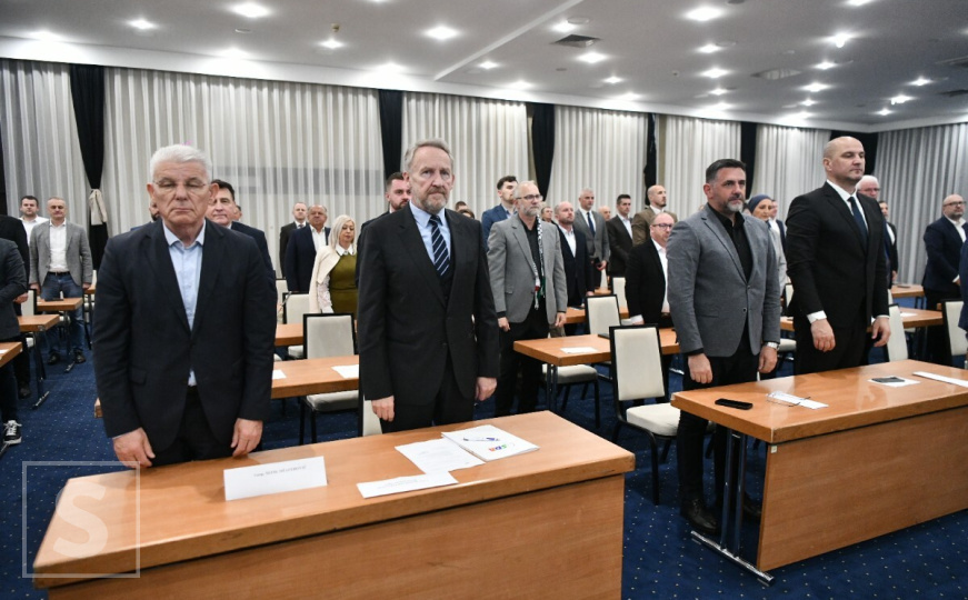 Dodik, Špirić, pa i kritike Trojki: Pročitajte zaključke sa sjednice Glavnog odbora SDA