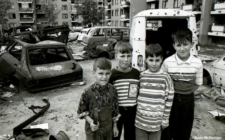 Sarajevo 1996. godine: Sniper Alley objavio nove fotografije, prepoznajete li nekoga?