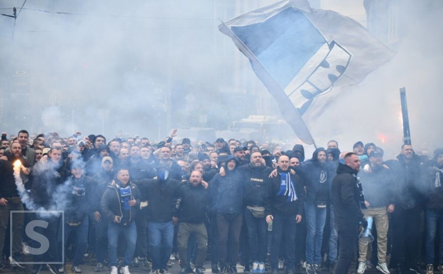 Manijaci na ulicama Sarajeva: Pogledajte fenomenalnu atmosferu iz kortea