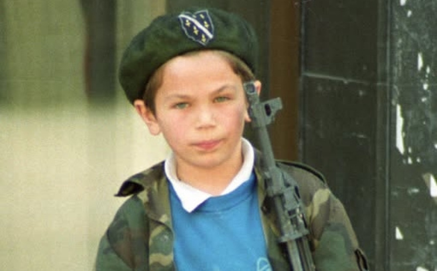 Sarajlije, obitelj slavnog reportera treba vašu pomoć: Možete li prepoznati dječaka s fotografije?