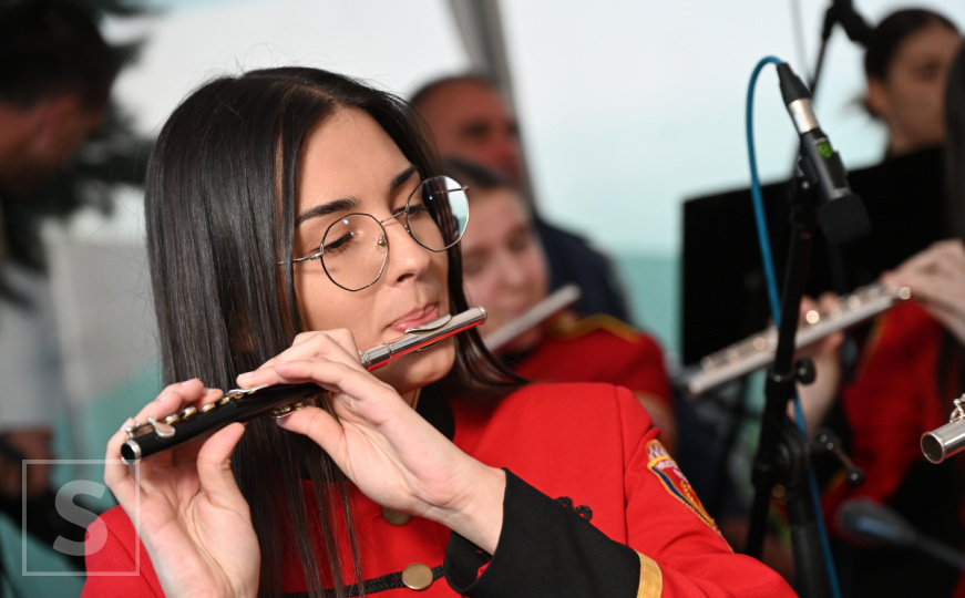 U susret Svjetskom danu jazza: Orkestri održali koncert na šetnici 'Obala Maka Dizdara' u Sarajevu