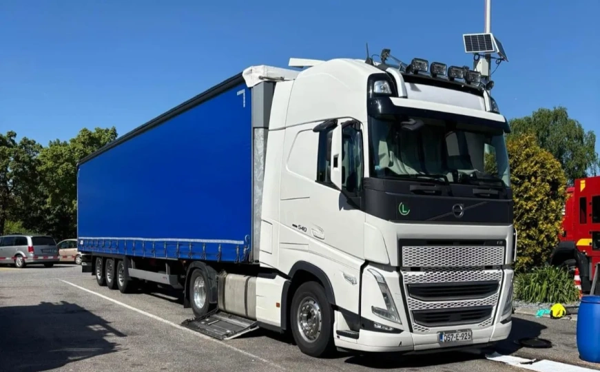 Potraga za vlasnikom: Kamion iz BiH danima stoji na parkingu u Švicarskoj, policija intervenisala